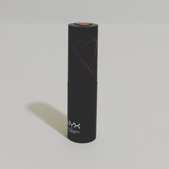 ⭐️5 For 25⭐️ NYX Shout Loud Satin Lipstick Hot In Here - Picture 2 of 7